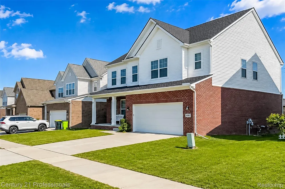 8580 Pioneer Street Washington Township, MI 48094