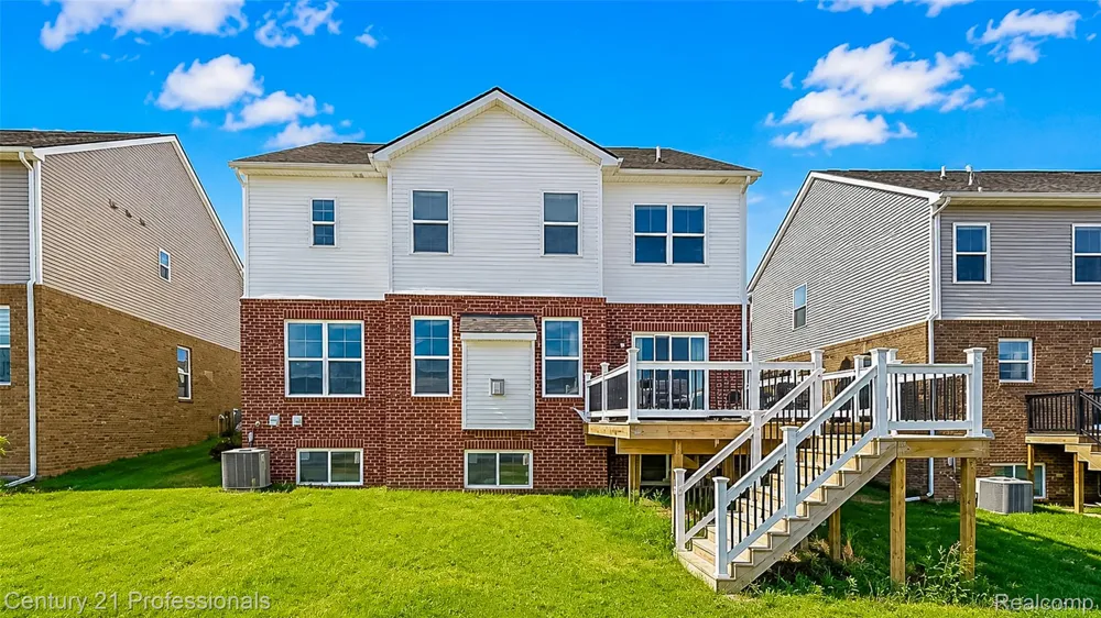 8580 Pioneer Street Washington Township, MI 48094