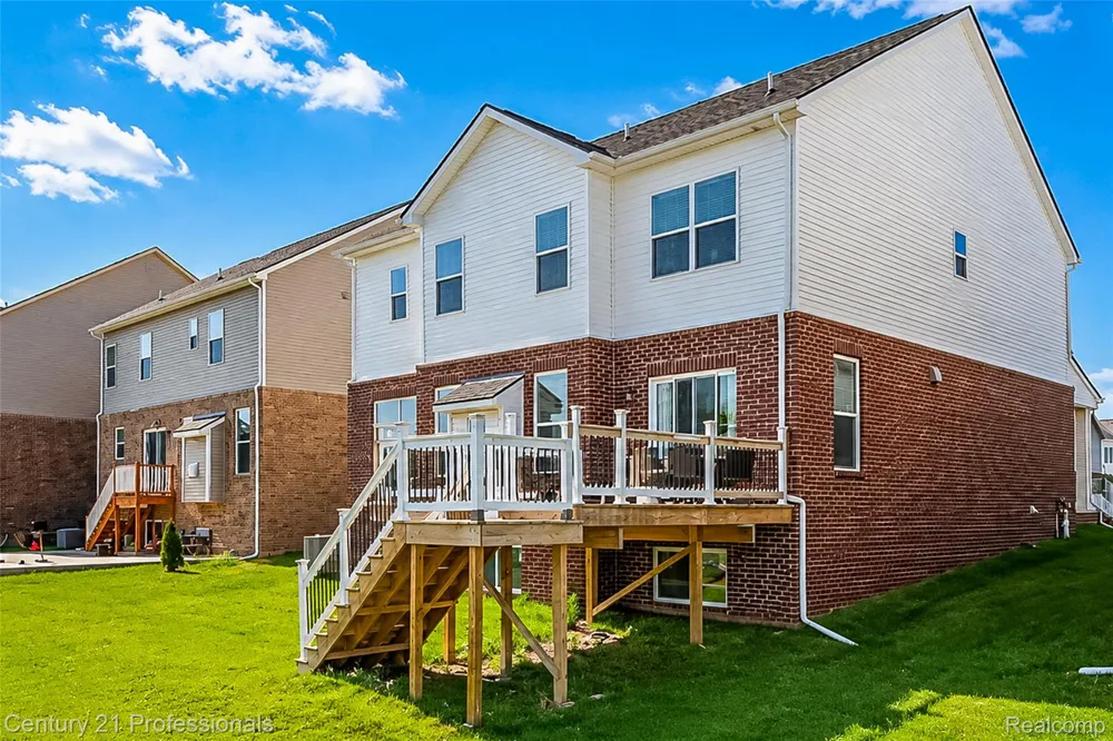 8580 Pioneer Street Washington Township, MI 48094