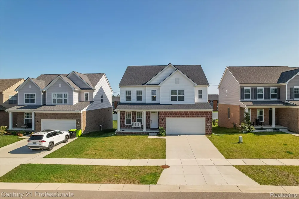 8580 Pioneer Street Washington Township, MI 48094
