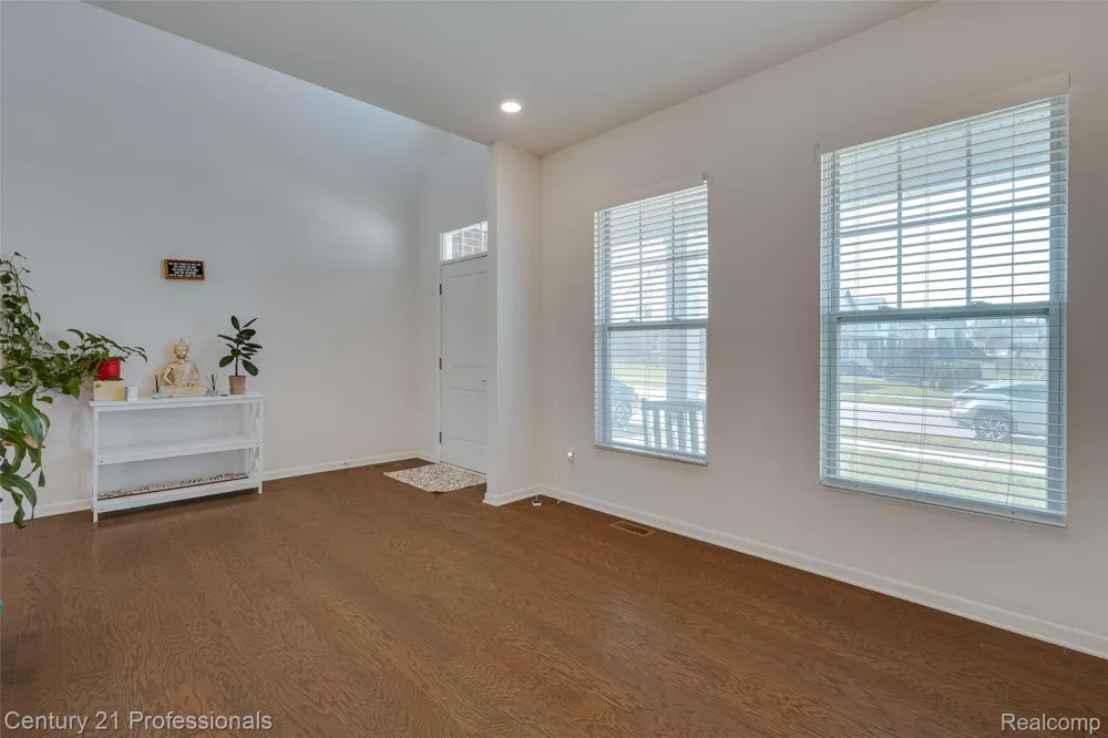 8580 Pioneer Street Washington Township, MI 48094