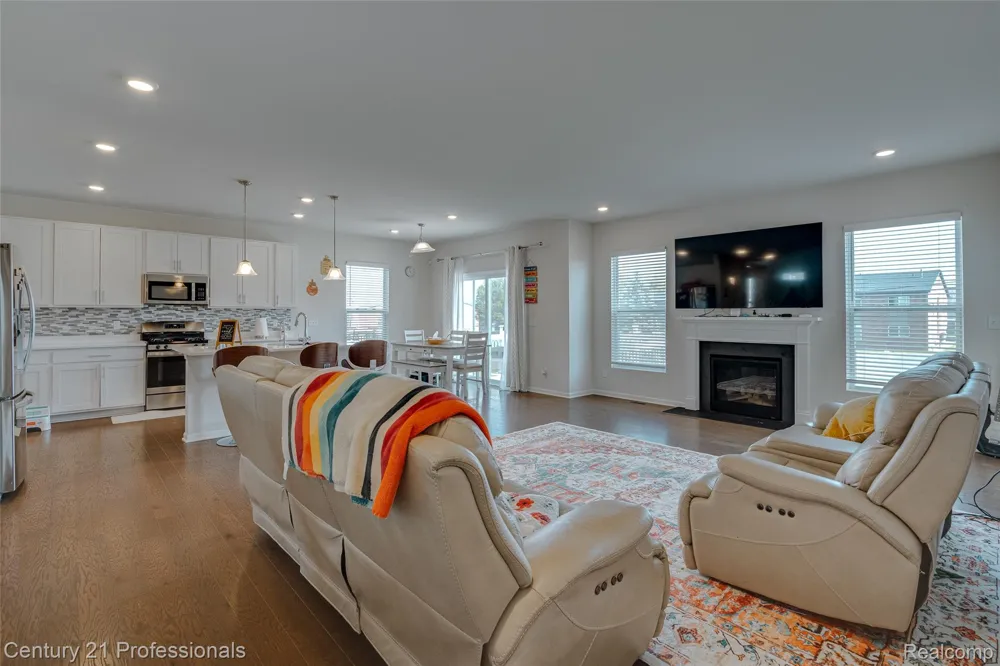 8580 Pioneer Street Washington Township, MI 48094