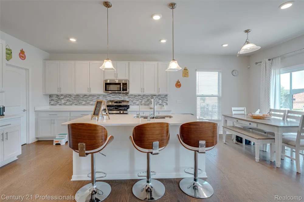 8580 Pioneer Street Washington Township, MI 48094