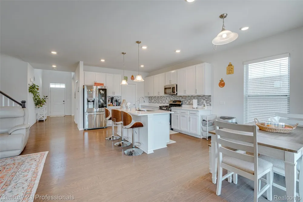 8580 Pioneer Street Washington Township, MI 48094