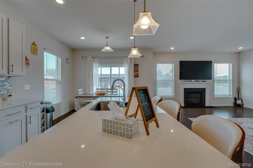 8580 Pioneer Street Washington Township, MI 48094