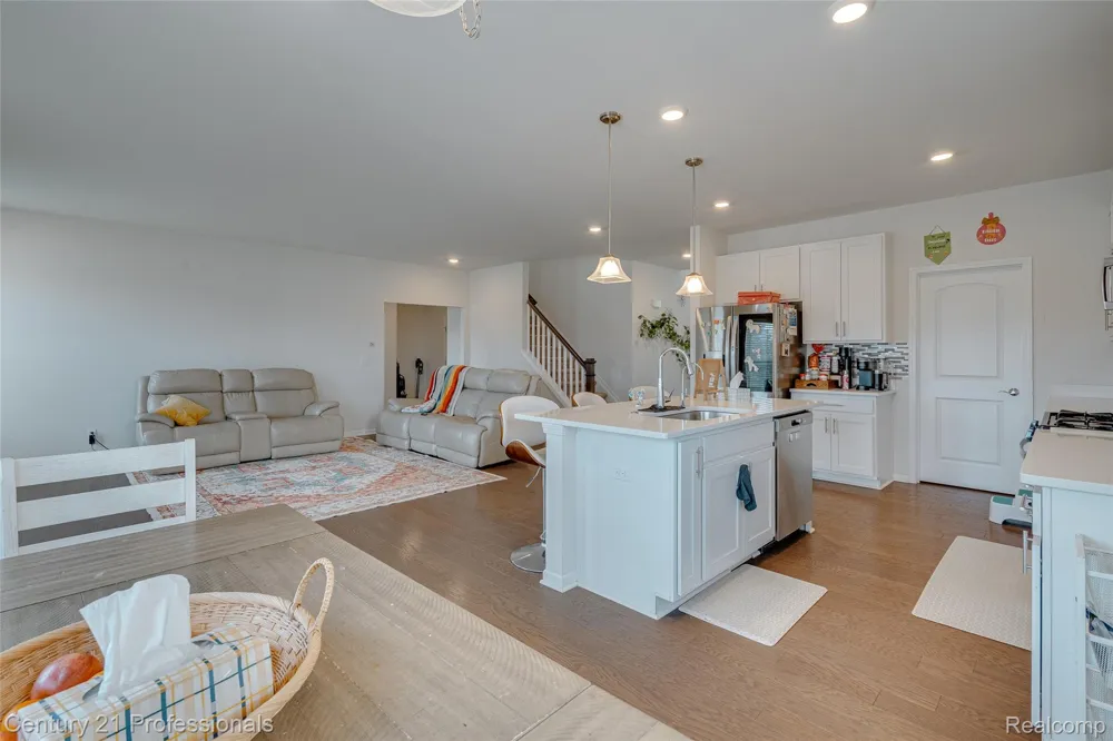 8580 Pioneer Street Washington Township, MI 48094
