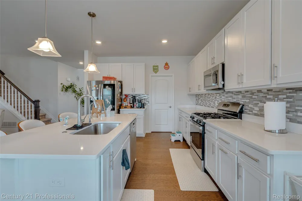 8580 Pioneer Street Washington Township, MI 48094
