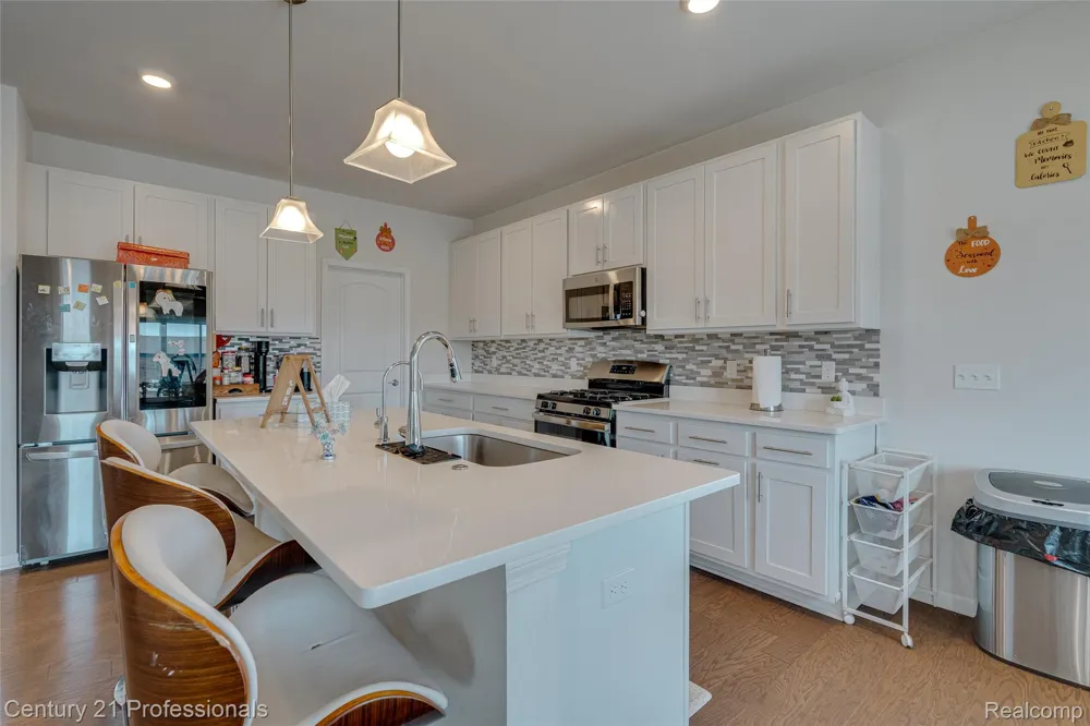 8580 Pioneer Street Washington Township, MI 48094