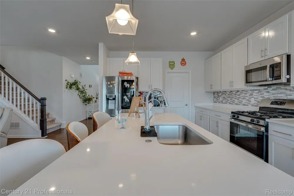 8580 Pioneer Street Washington Township, MI 48094