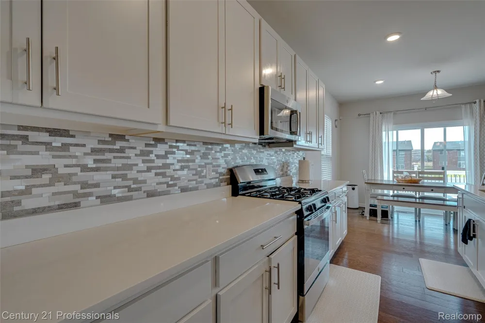 8580 Pioneer Street Washington Township, MI 48094