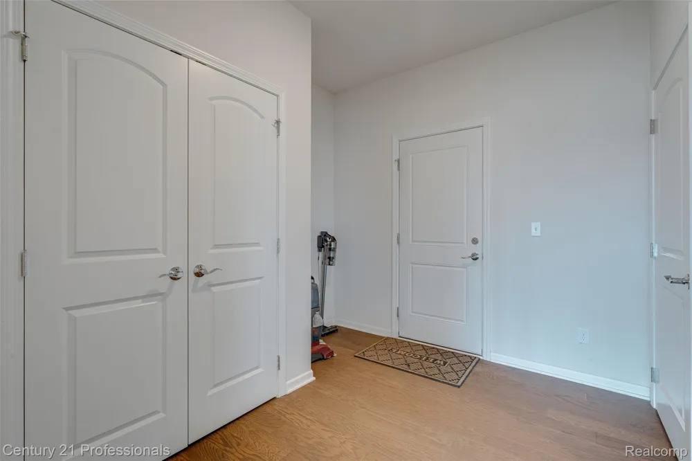 8580 Pioneer Street Washington Township, MI 48094