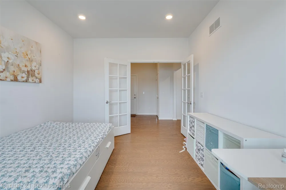 8580 Pioneer Street Washington Township, MI 48094