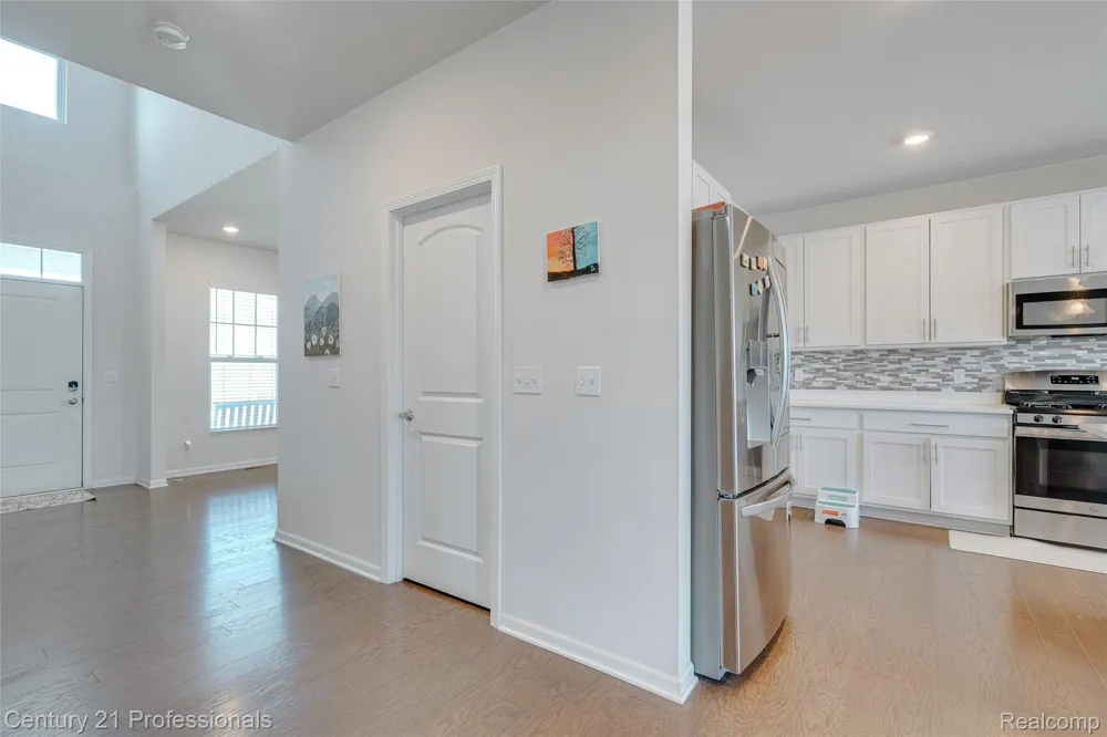 8580 Pioneer Street Washington Township, MI 48094