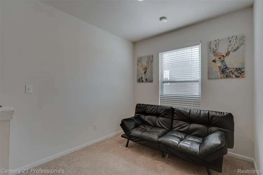 8580 Pioneer Street Washington Township, MI 48094