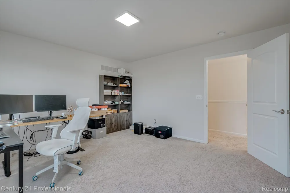 8580 Pioneer Street Washington Township, MI 48094