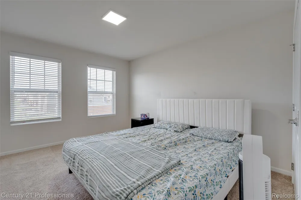 8580 Pioneer Street Washington Township, MI 48094