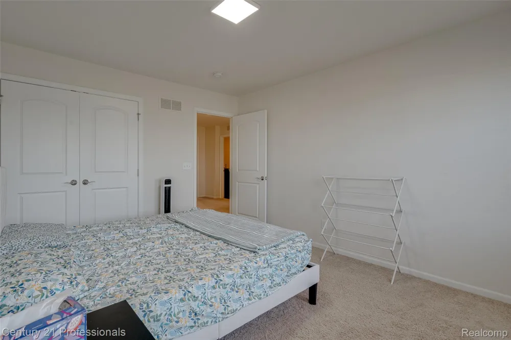 8580 Pioneer Street Washington Township, MI 48094