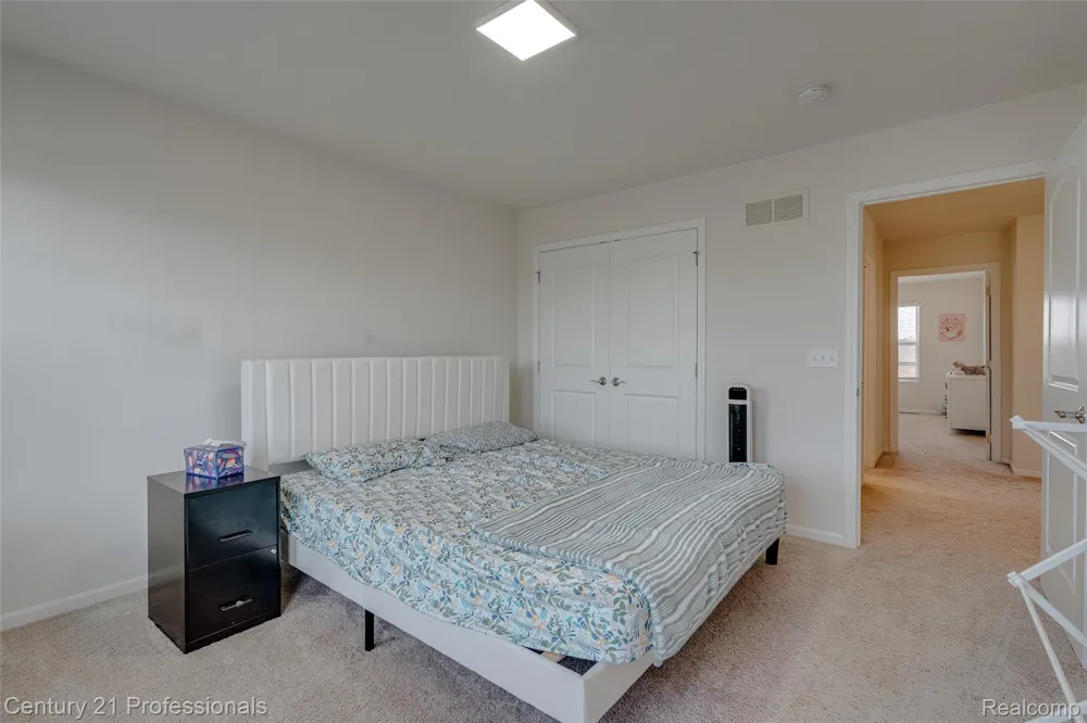 8580 Pioneer Street Washington Township, MI 48094