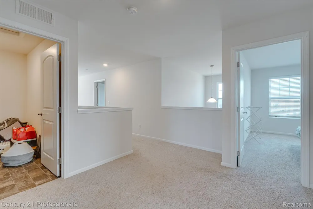 8580 Pioneer Street Washington Township, MI 48094