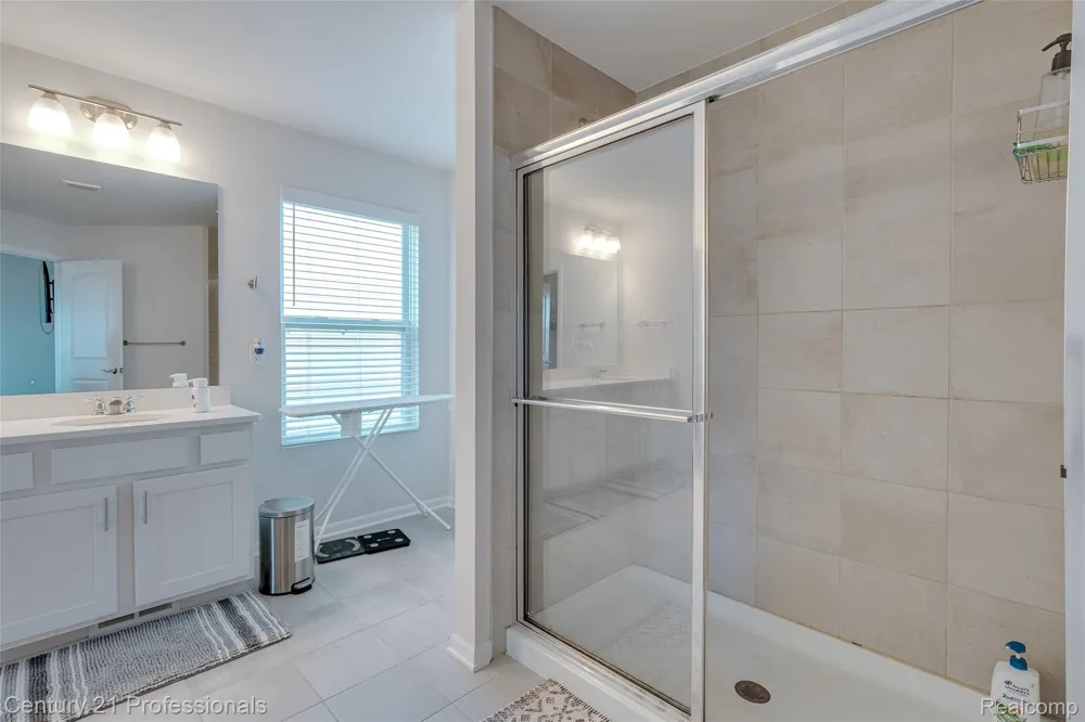 8580 Pioneer Street Washington Township, MI 48094