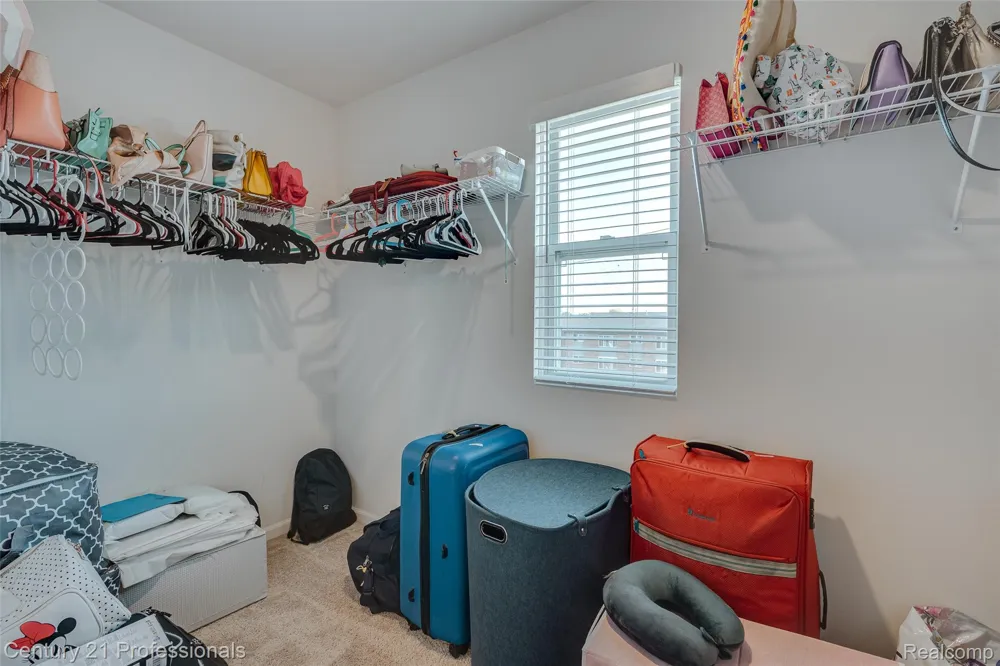 8580 Pioneer Street Washington Township, MI 48094