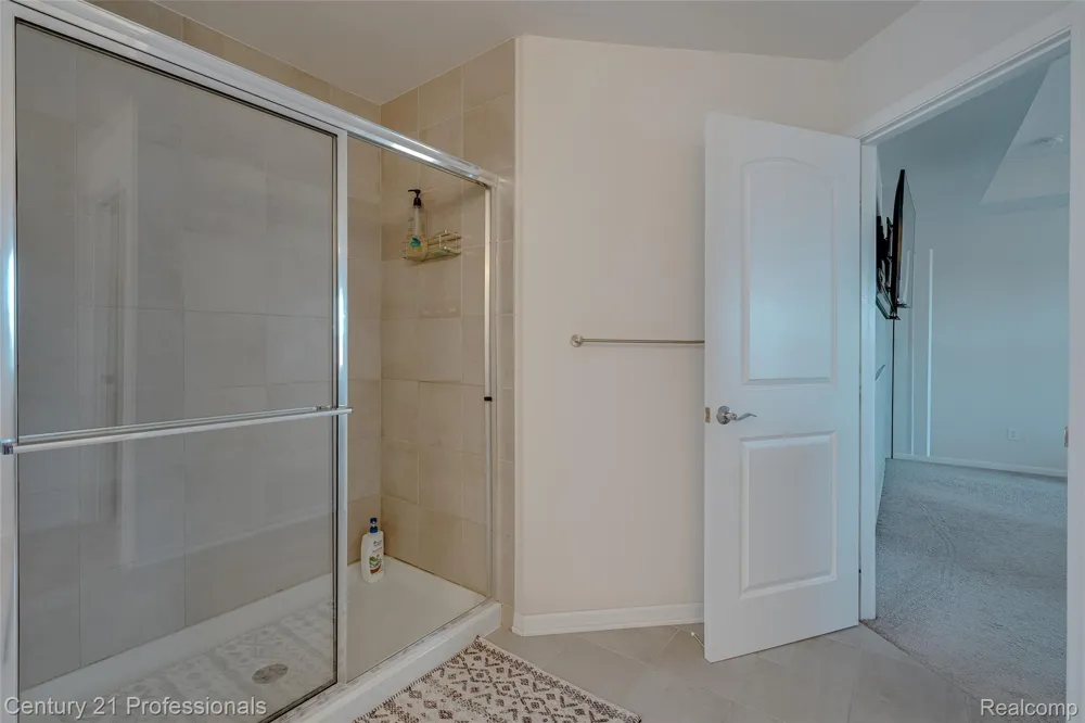 8580 Pioneer Street Washington Township, MI 48094