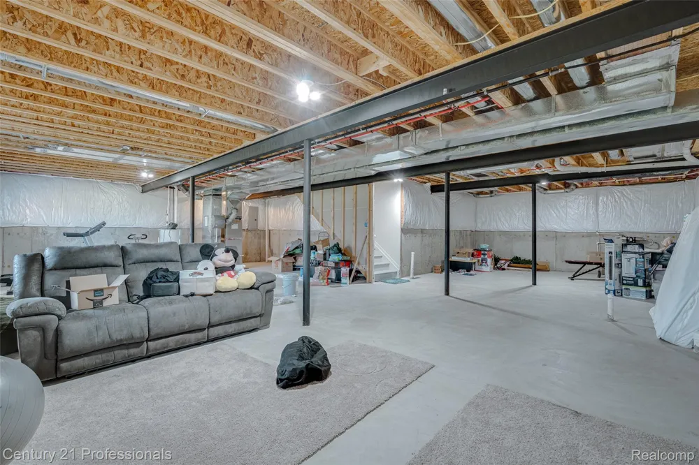 8580 Pioneer Street Washington Township, MI 48094