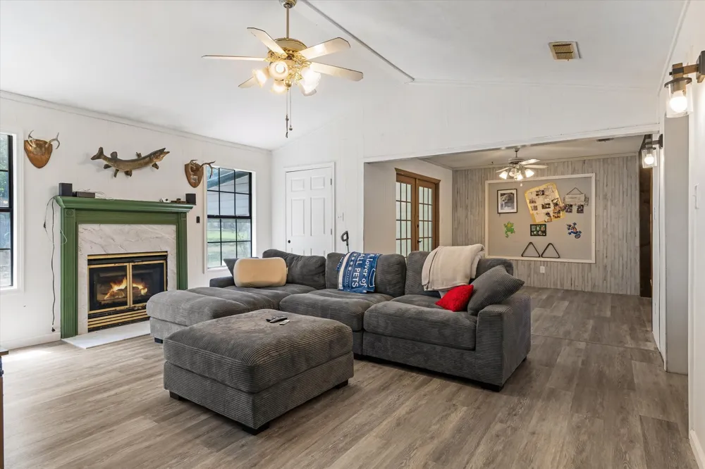 1413 Vz County Road 2414 Canton, TX 75103