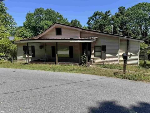 201 Hunters Court