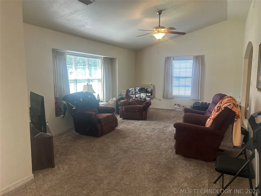 308 4th Davis, OK 73030