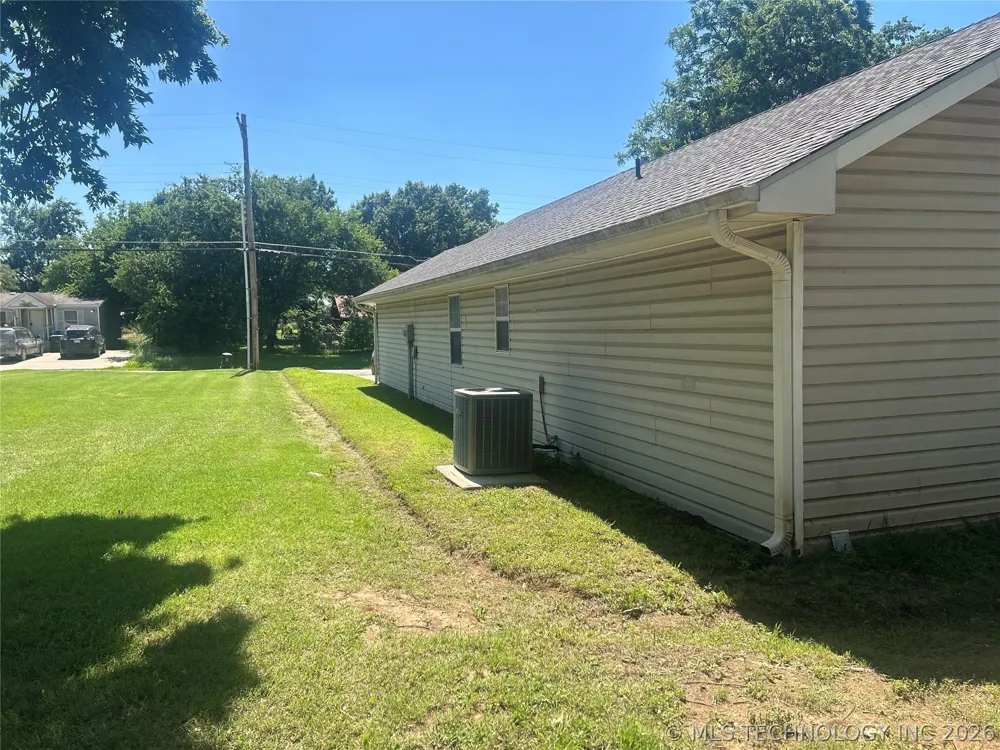 308 4th Davis, OK 73030