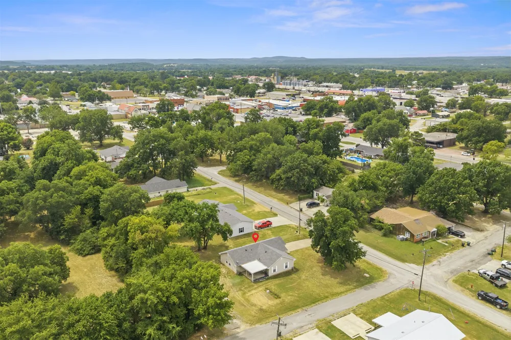 308 4th Davis, OK 73030