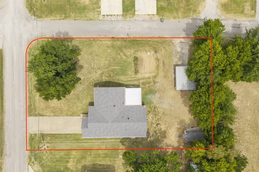 308 4th Davis, OK 73030