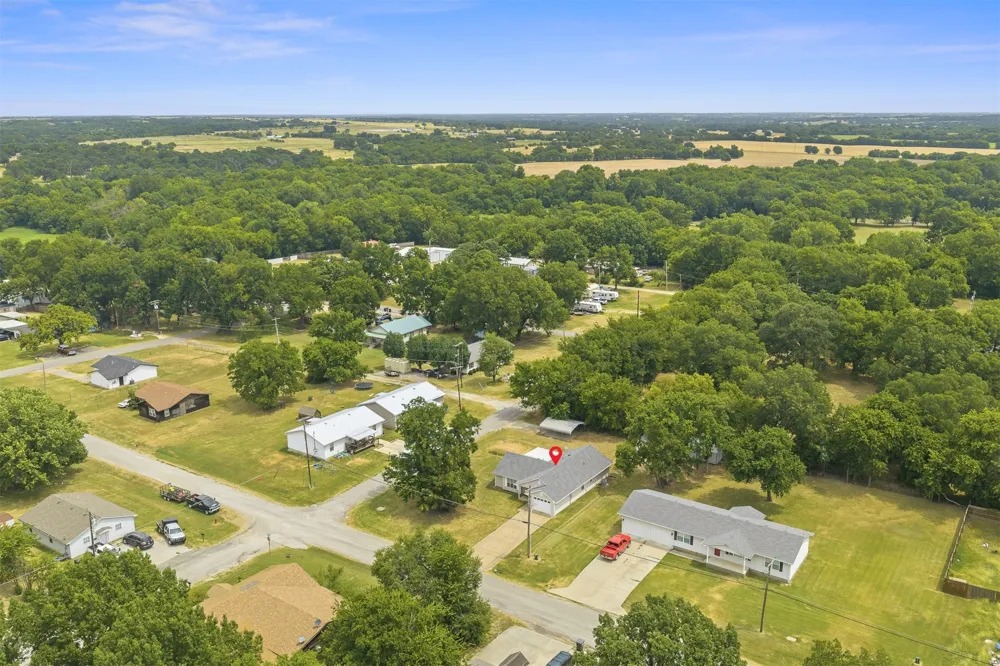 308 4th Davis, OK 73030