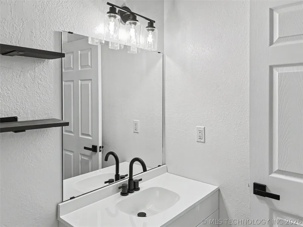 21083 S Forrest Drive Tahlequah, OK 74464