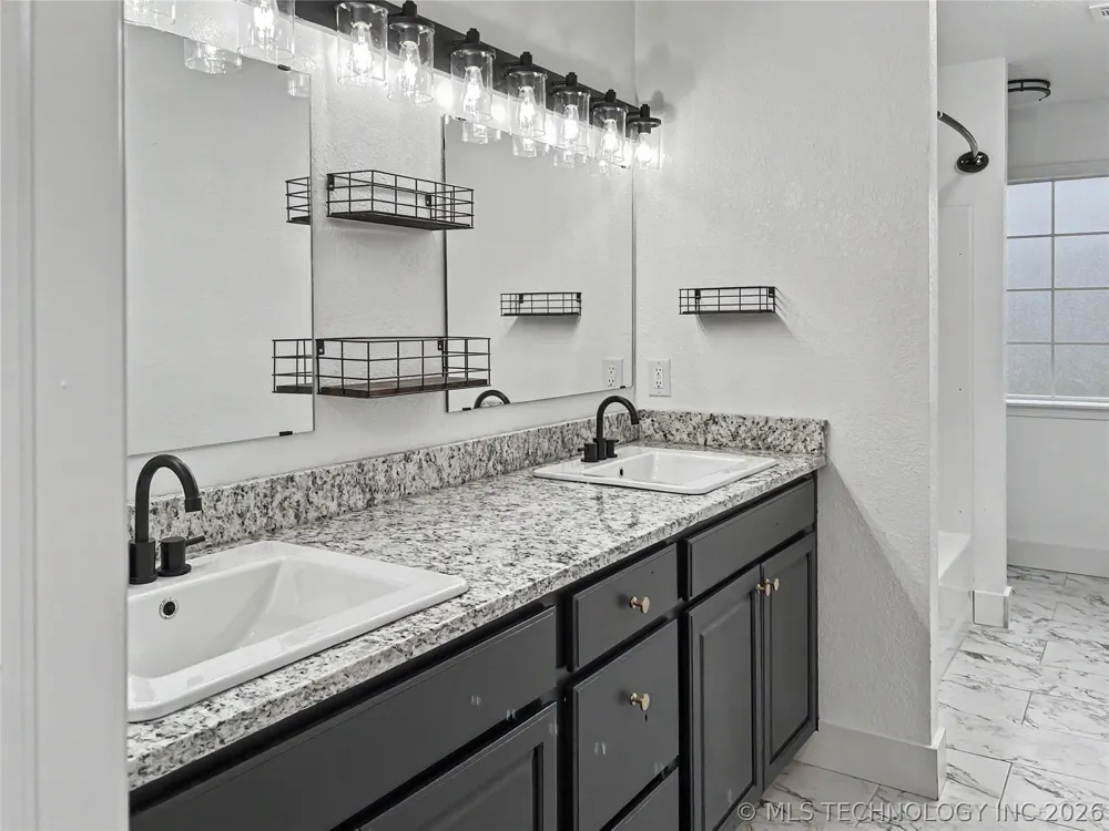 21083 S Forrest Drive Tahlequah, OK 74464