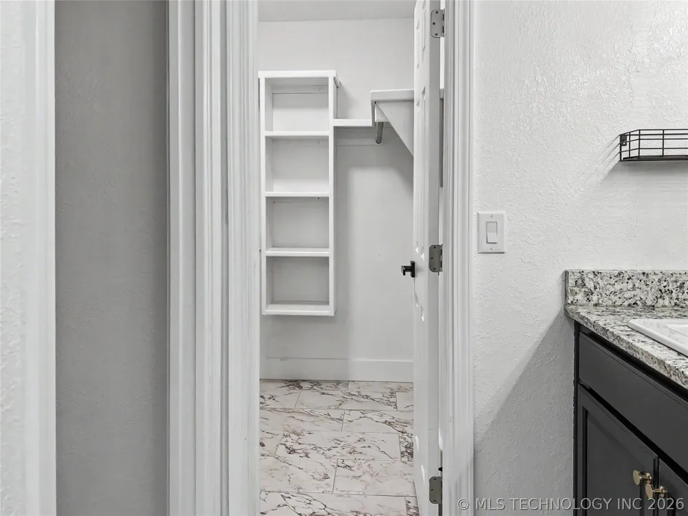 21083 S Forrest Drive Tahlequah, OK 74464