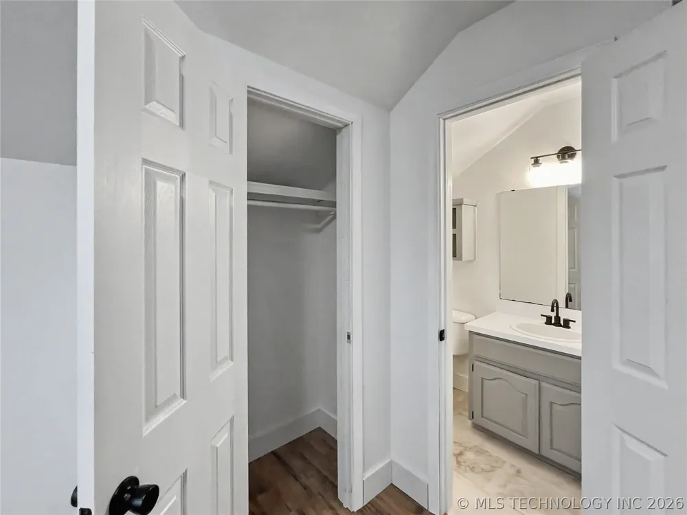 21083 S Forrest Drive Tahlequah, OK 74464