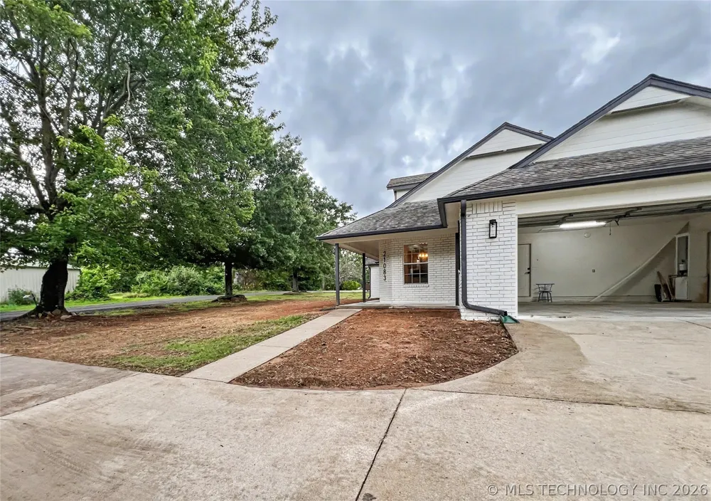 21083 S Forrest Drive Tahlequah, OK 74464
