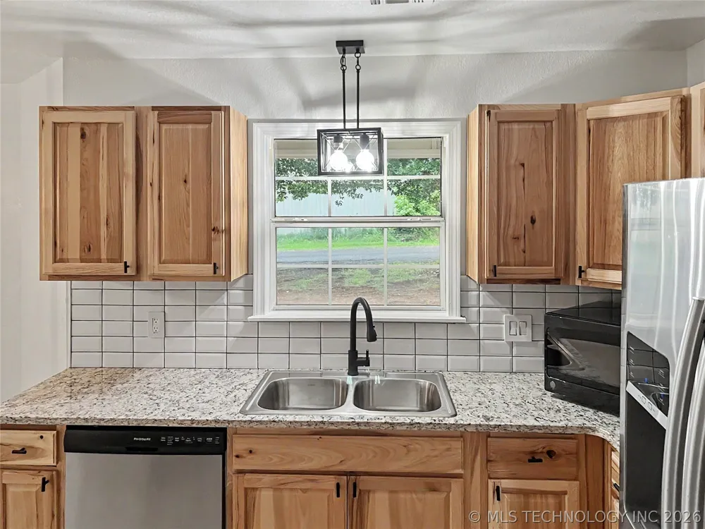 21083 S Forrest Drive Tahlequah, OK 74464
