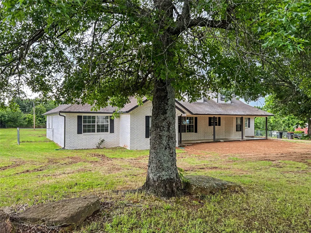 21083 S Forrest Drive Tahlequah, OK 74464