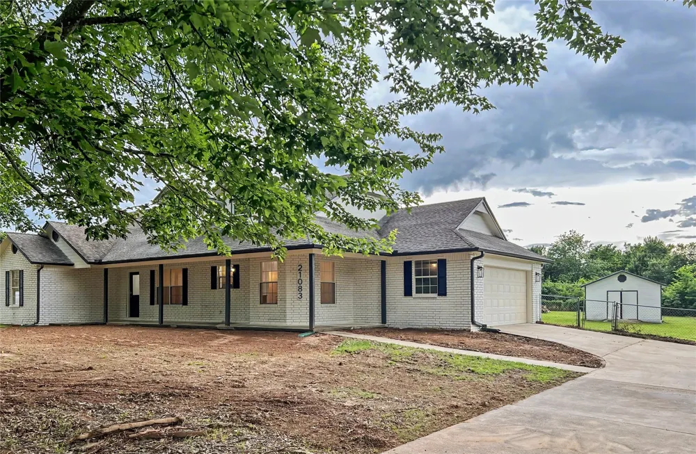 21083 S Forrest Drive Tahlequah, OK 74464