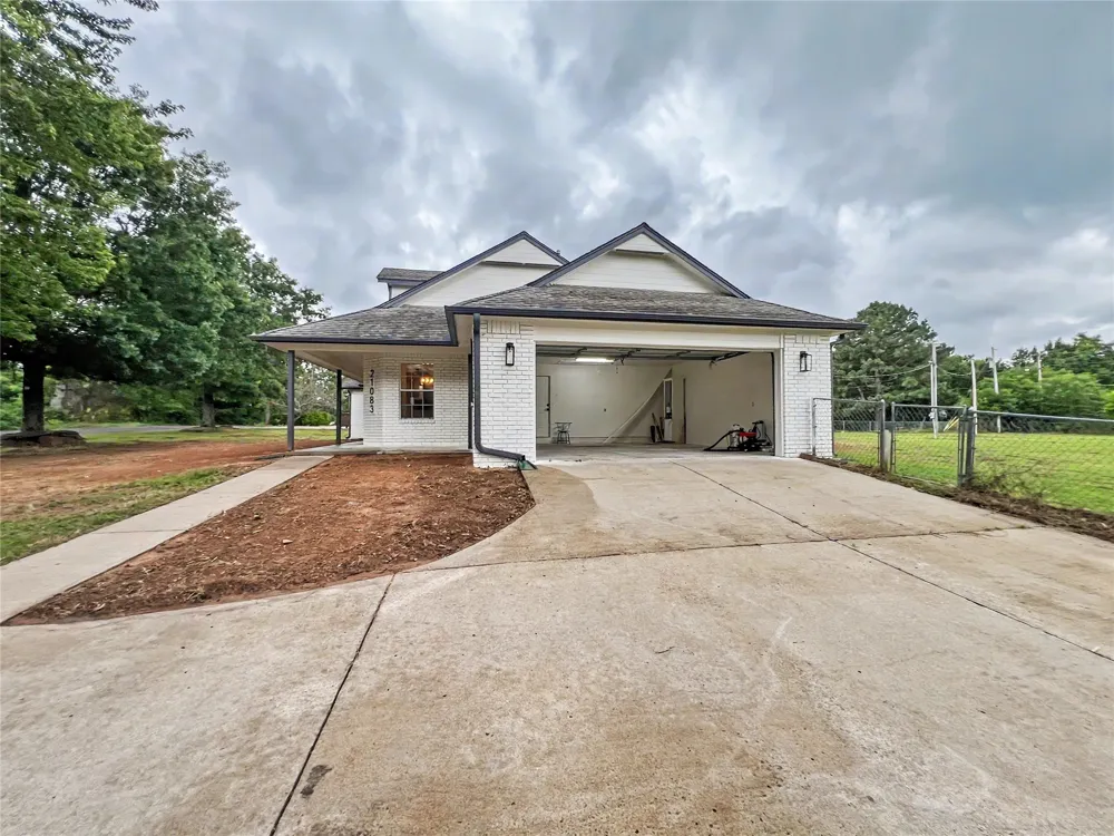 21083 S Forrest Drive Tahlequah, OK 74464