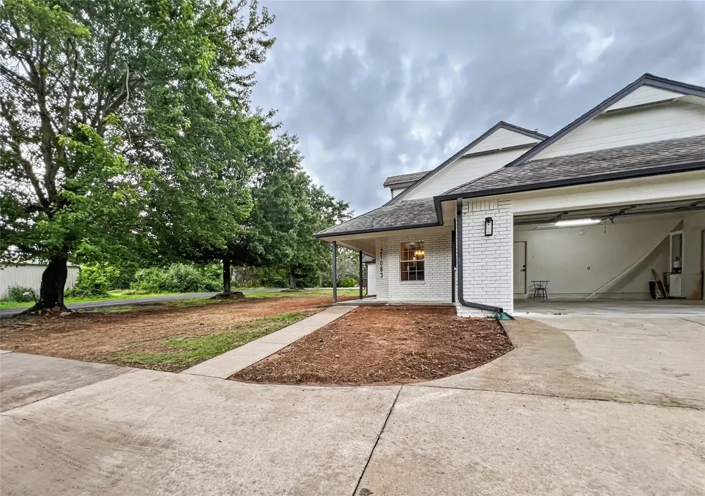 21083 S Forrest Drive Tahlequah, OK 74464