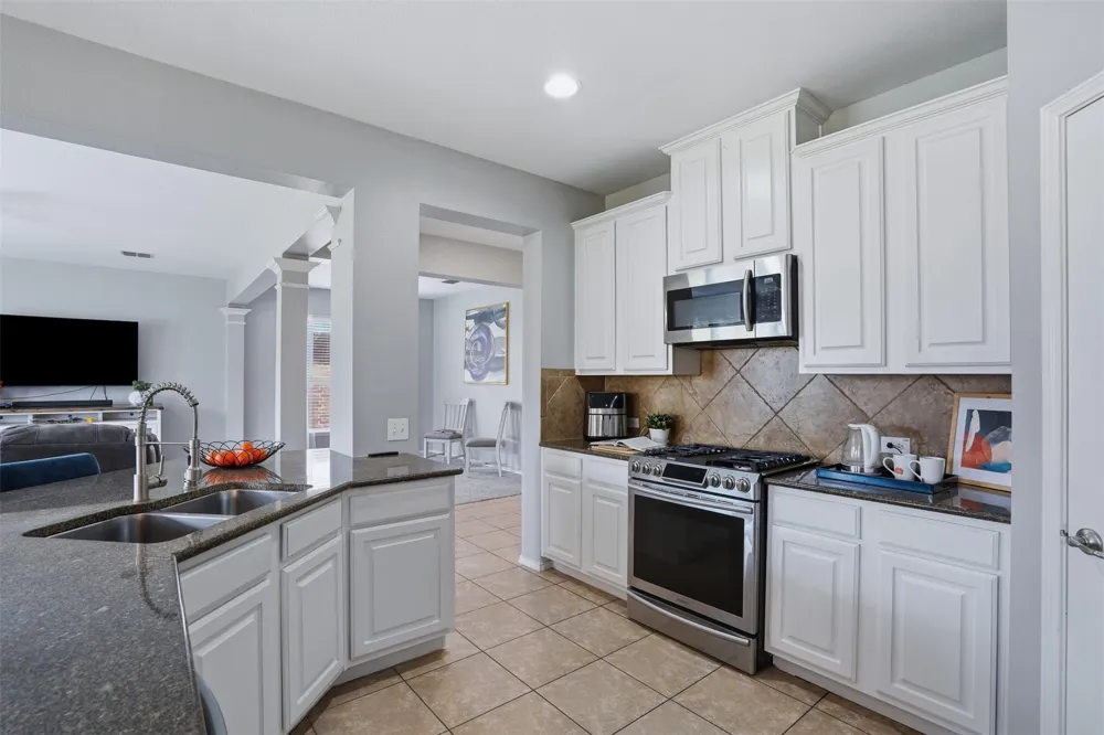 908 Lake Hollow Drive Little Elm, TX 75068