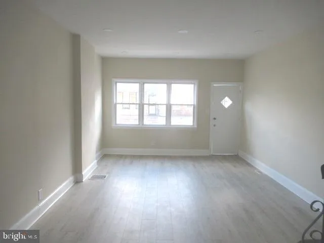 724 SPRUCE STREET Camden, NJ 08103