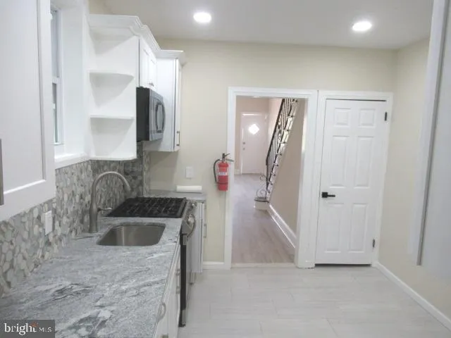 724 SPRUCE STREET Camden, NJ 08103