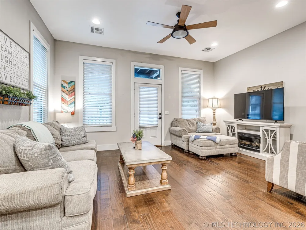 48 Park Street Carlton Landing, OK 74432