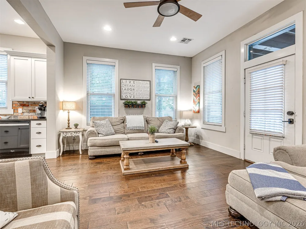 48 Park Street Carlton Landing, OK 74432