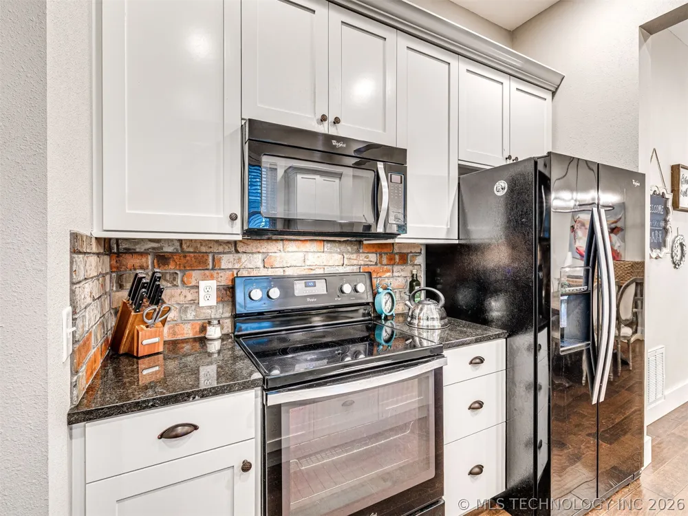48 Park Street Carlton Landing, OK 74432